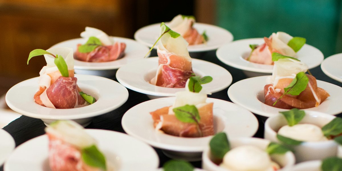 萬事(shì)利員(yuán)工(gōng)廚藝切配PK争霸賽——紀念那(nà)些(xiē)年(nián)我們一(yī)起炒過的(de)菜